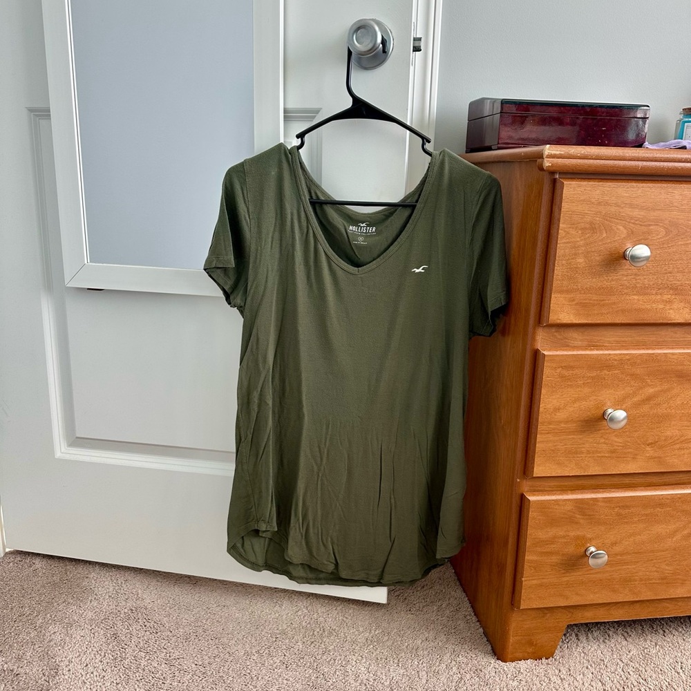Medium Hollister top